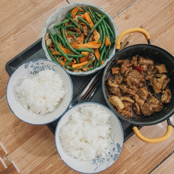 如何讓白飯更好吃？煮飯時「多一個步驟」，米飯粒粒分明Q彈又香甜