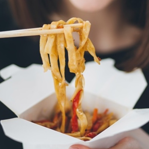 炎炎夏日，一不小心中毒？夏季食物中毒的風險與預防措施