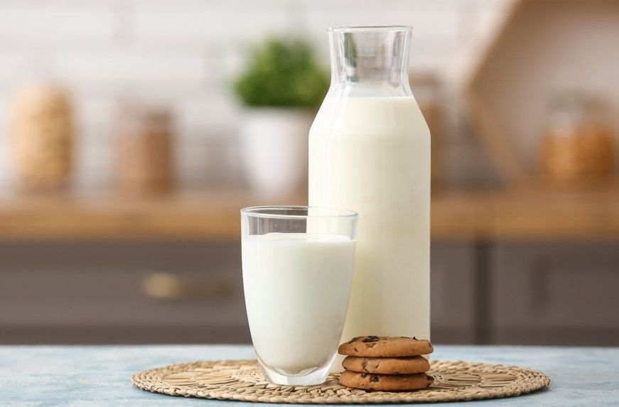 睡前糖分陷阱！睡前調味乳讓生長激素「當機」，醫師3原則助孩子衝刺發育