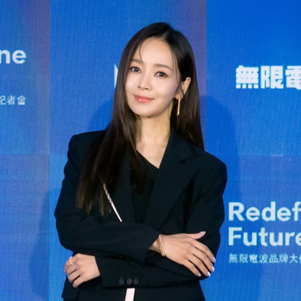 微針結合電波醫美新趨勢！二寶媽侯佩岑搶先體驗，愛笑的她，就靠「它」保持皮膚彈性與亮度