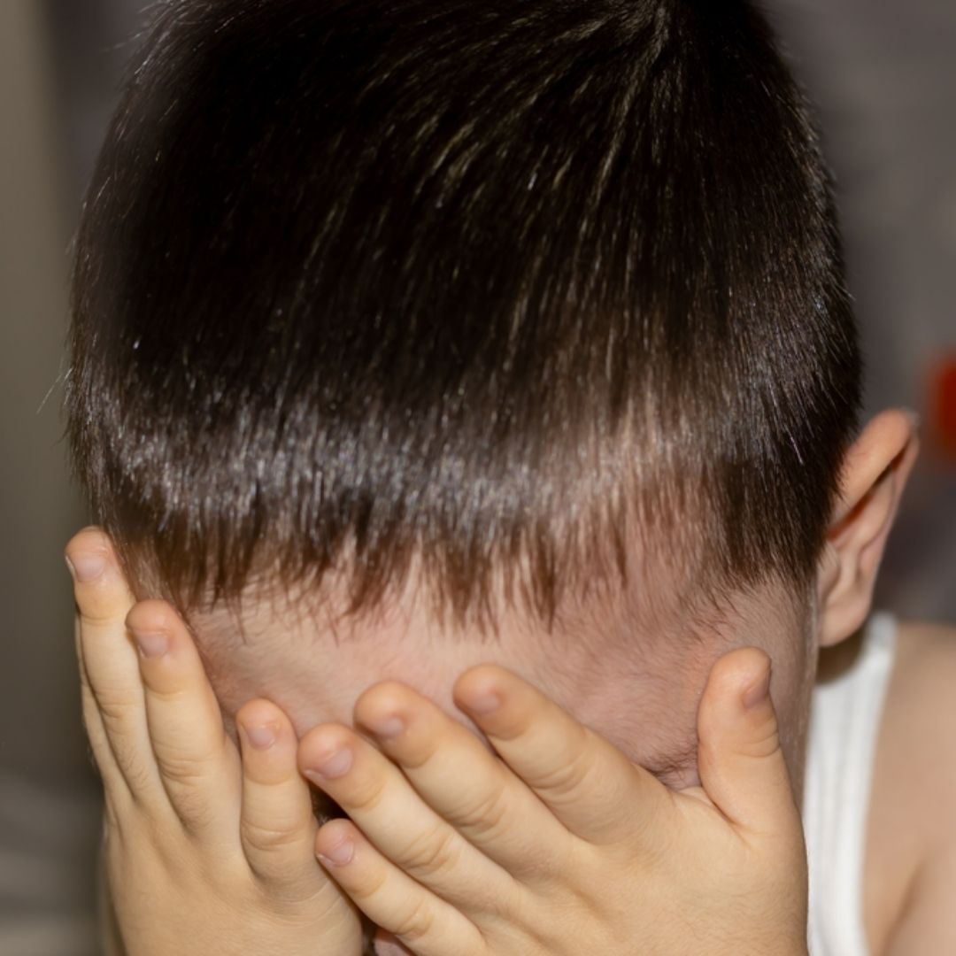 4歲童午休哭鬧遭關暗廁所，高雄兩教保員涉強制罪遭判拘役