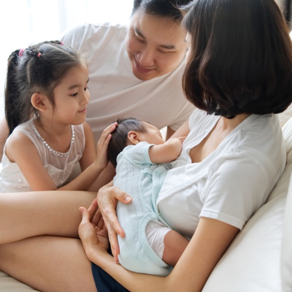 媽咪餵母乳爸爸角色很重要！七個方式支持母乳媽媽