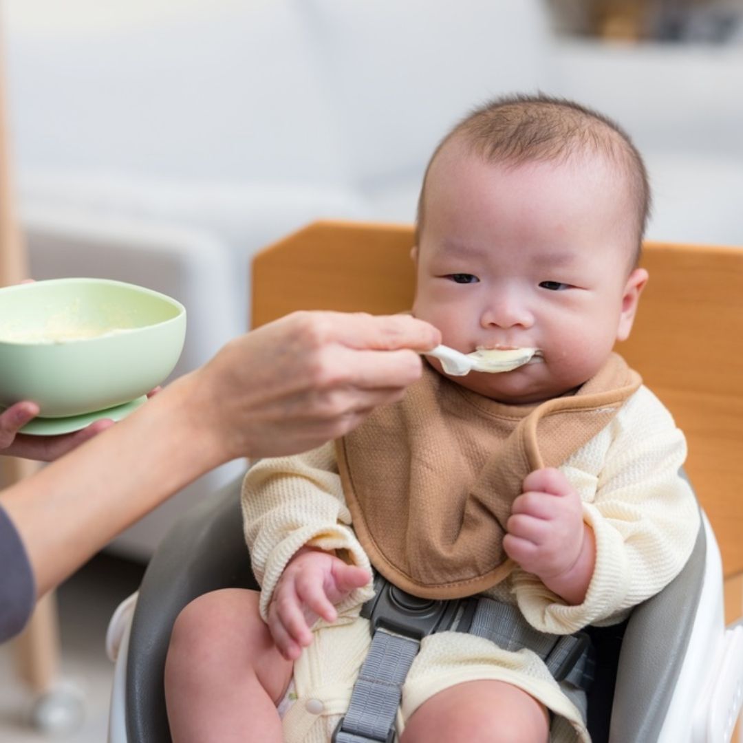 1歲多孩子只喝奶、不吃飯怎麼辦？別急著逼吃，掌握7個方法改善拒食