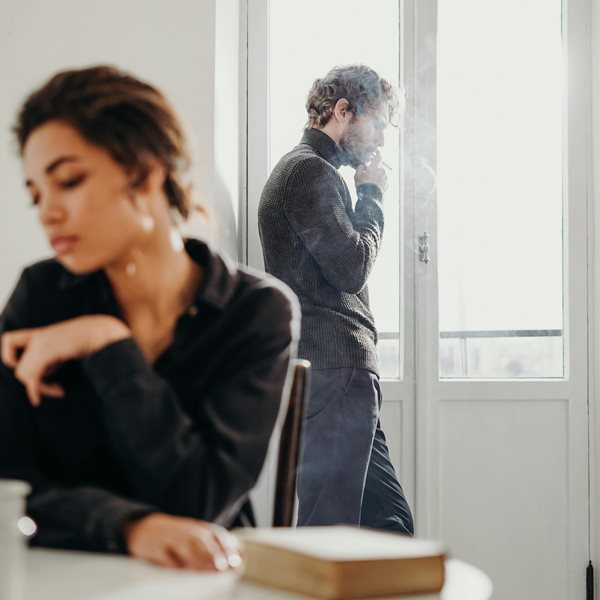 外遇say sorry有用嗎？6種無效道歉看不出誠意，心理諮商師：出現裂痕後的關係，更需要用行動表現愛