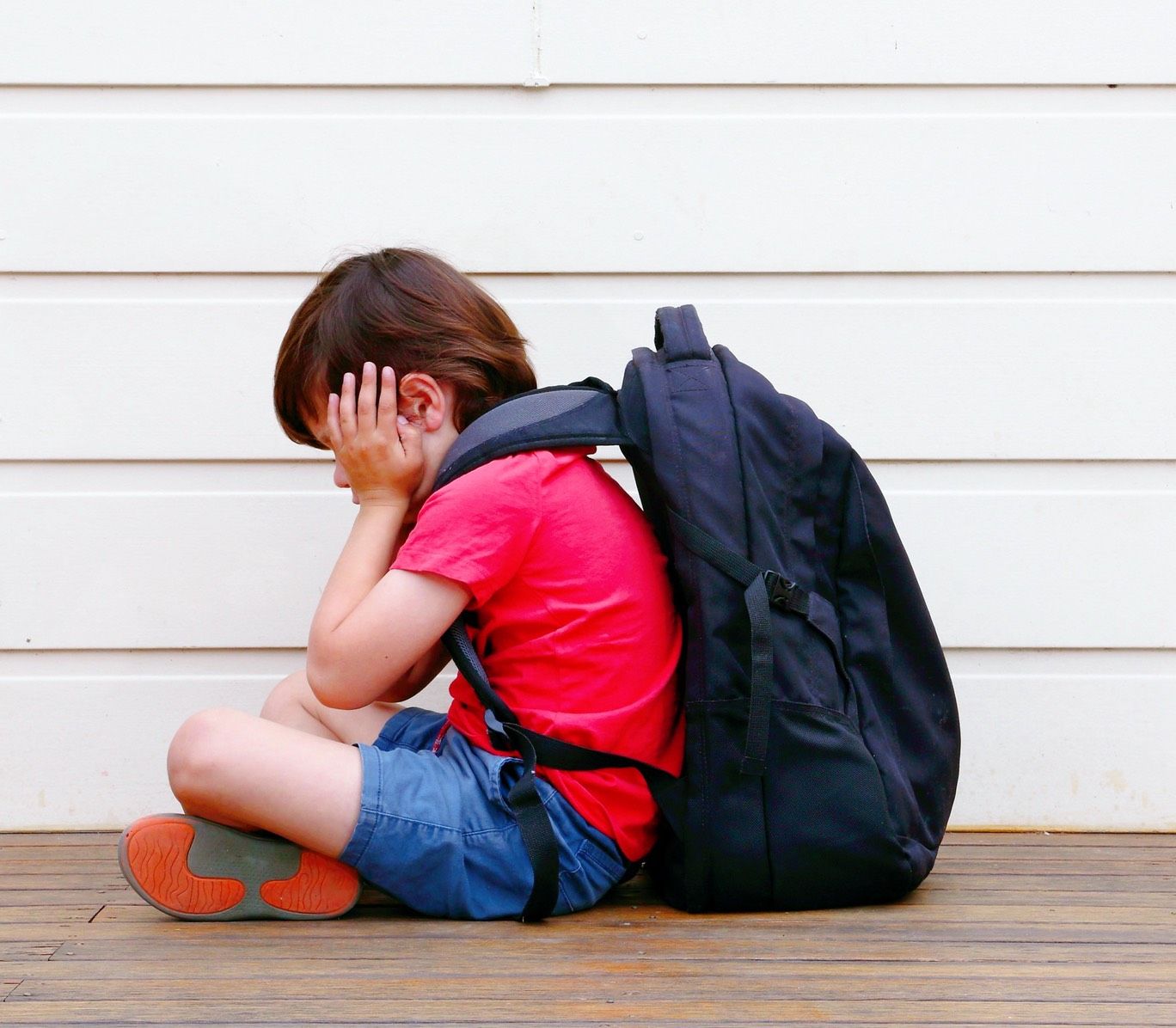 隔代教養悲歌！12歲童「父母離異被關」託給阿公顧，竟被關廁所、缺乏食物，長期忽略照護陪伴身心發展亮警訊