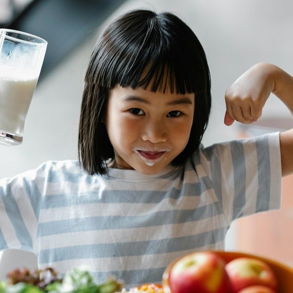 想要孩子「骨骼」發育好，多陪他們做這4種運動！