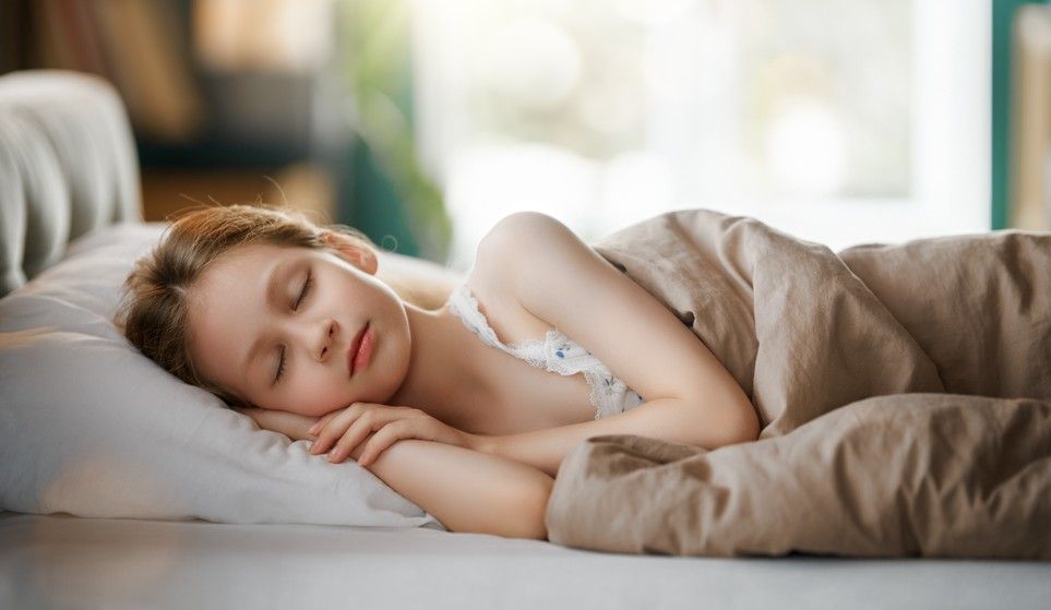 超過6成幼兒抗拒睡覺！兒童成長科醫師：睡眠不足讓孩子成長按下暫停鍵，就從這 3 招調整開始做起