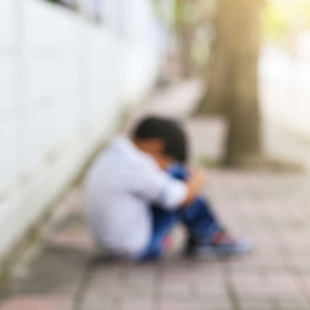 南投9歲男童疑遭父不當管教，烈日下罰蹲1小時還被逼自傷，路人勸阻反遭持棍追逐