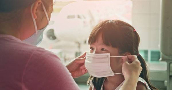 0至4歲類流感就診最多！腸病毒、呼吸道融合病毒幼兒園正流行，請老師叮嚀孩子戴口罩