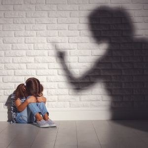 你會對孩子大吼大叫嗎？研究指出，對孩子吼叫的危害與性虐待或身體虐待一樣
