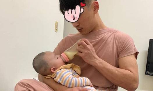 媽媽不在家，兒子想睡覺會認人，爸爸自創「求生法」！神隊友和豬隊友的差別在於用心
