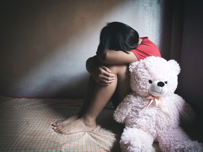 北市幼兒園「園長之子」坦承所有女童都被碰過！犯後態度不佳，不服量刑，二審認定犯逾200罪，刑期28年8月
