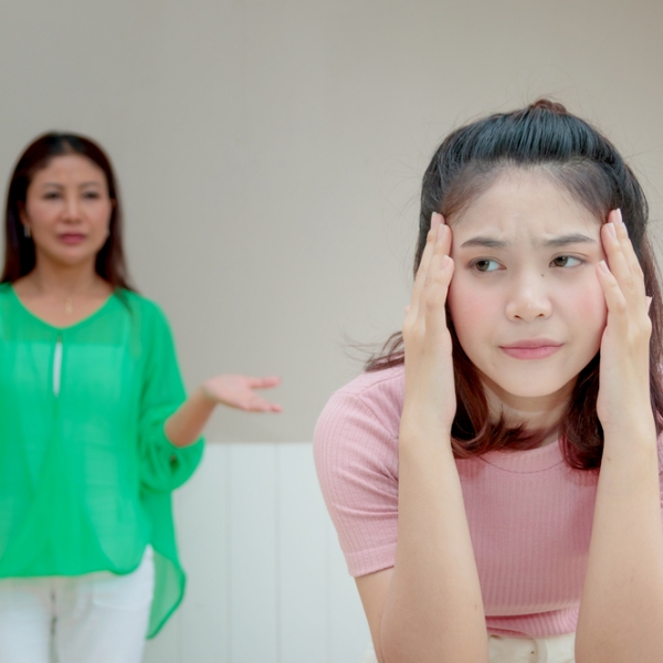 青春期孩子真的很難溝通，越來越叛逆，家長應透過主動傾聽，打開孩子的心扉