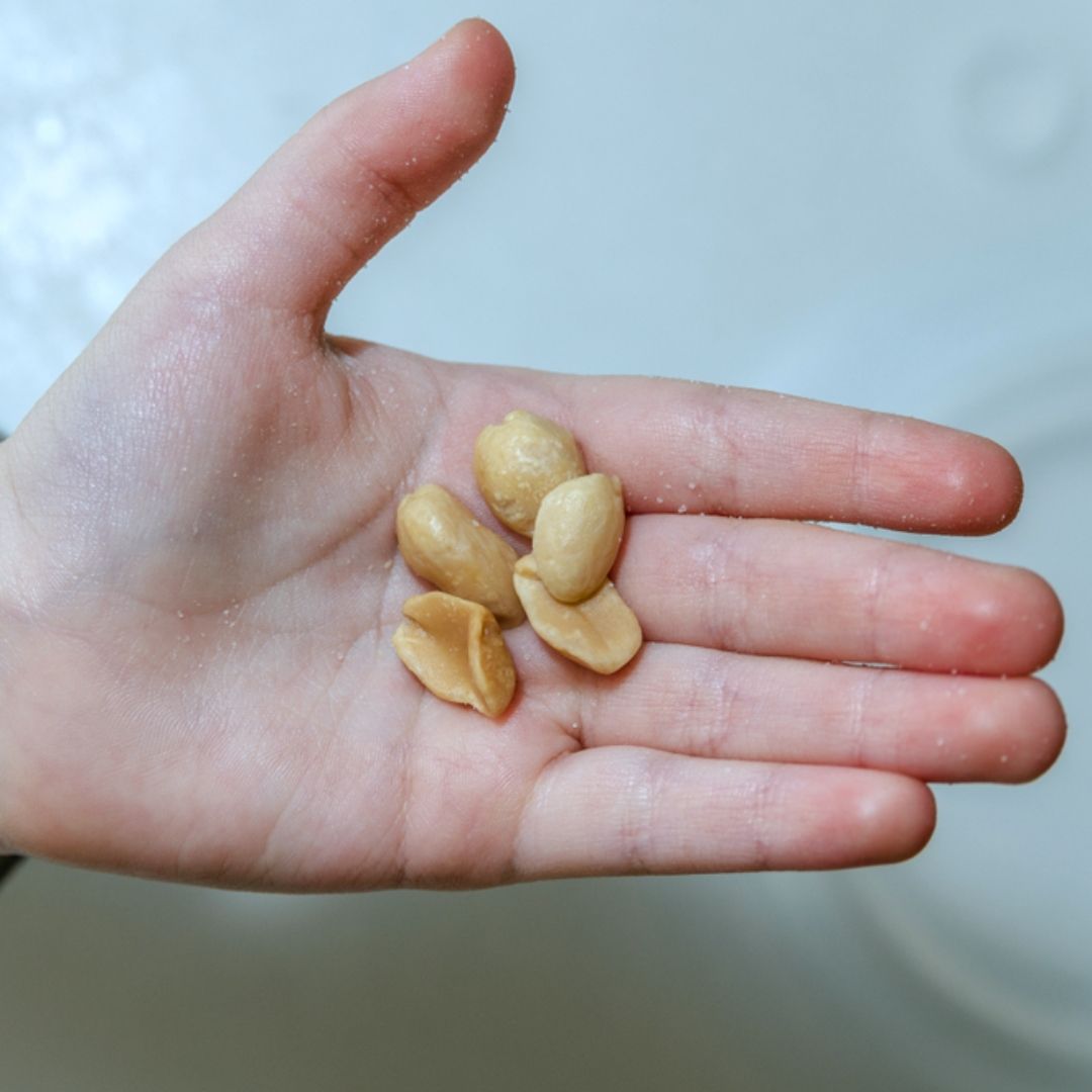 阿嬤餵整顆花生，1歲童拖三天「肺塌陷」，醫怒：到底還要講幾次！ 三四歲以下不要給整顆花生、不要給堅果