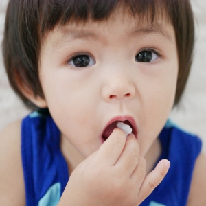 「這東西差點害死了我的2歲女兒！」台灣也常見，許多媽媽都會幫女兒買，你家有沒有？
