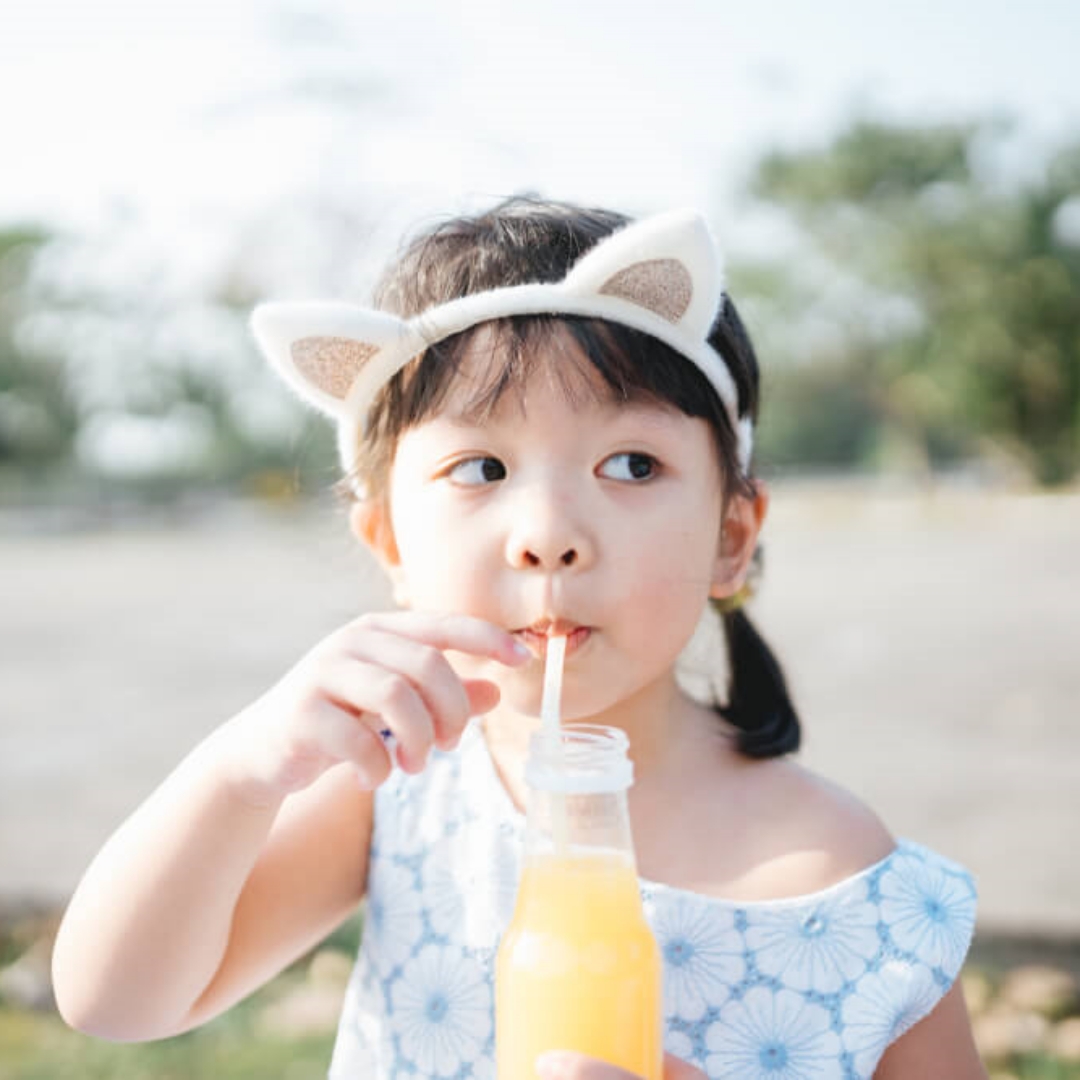 果汁的甜蜜陷阱：為什麼孩子應該吃水果而不是喝果汁？
