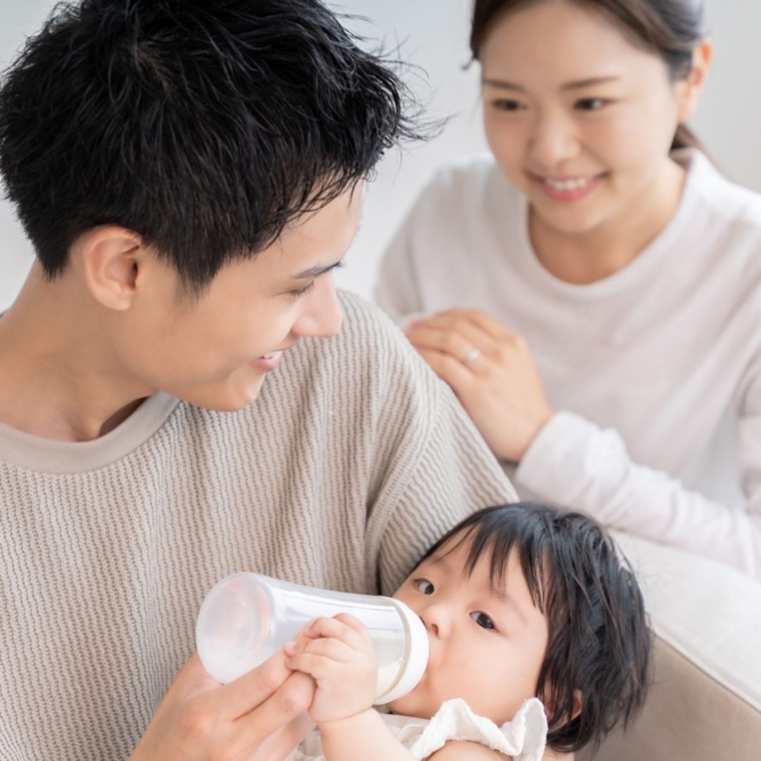 彈性育嬰留停帶動爸爸育兒！男性申請比率連4個月突破5成，超越媽媽