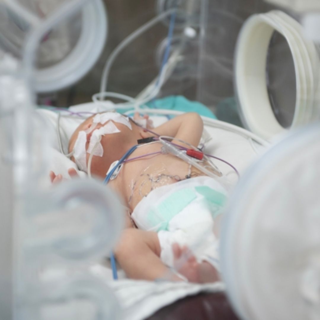全球疫情升溫，流行性腦脊髓膜炎死亡率最高可達40%！1月男嬰住進加護病房