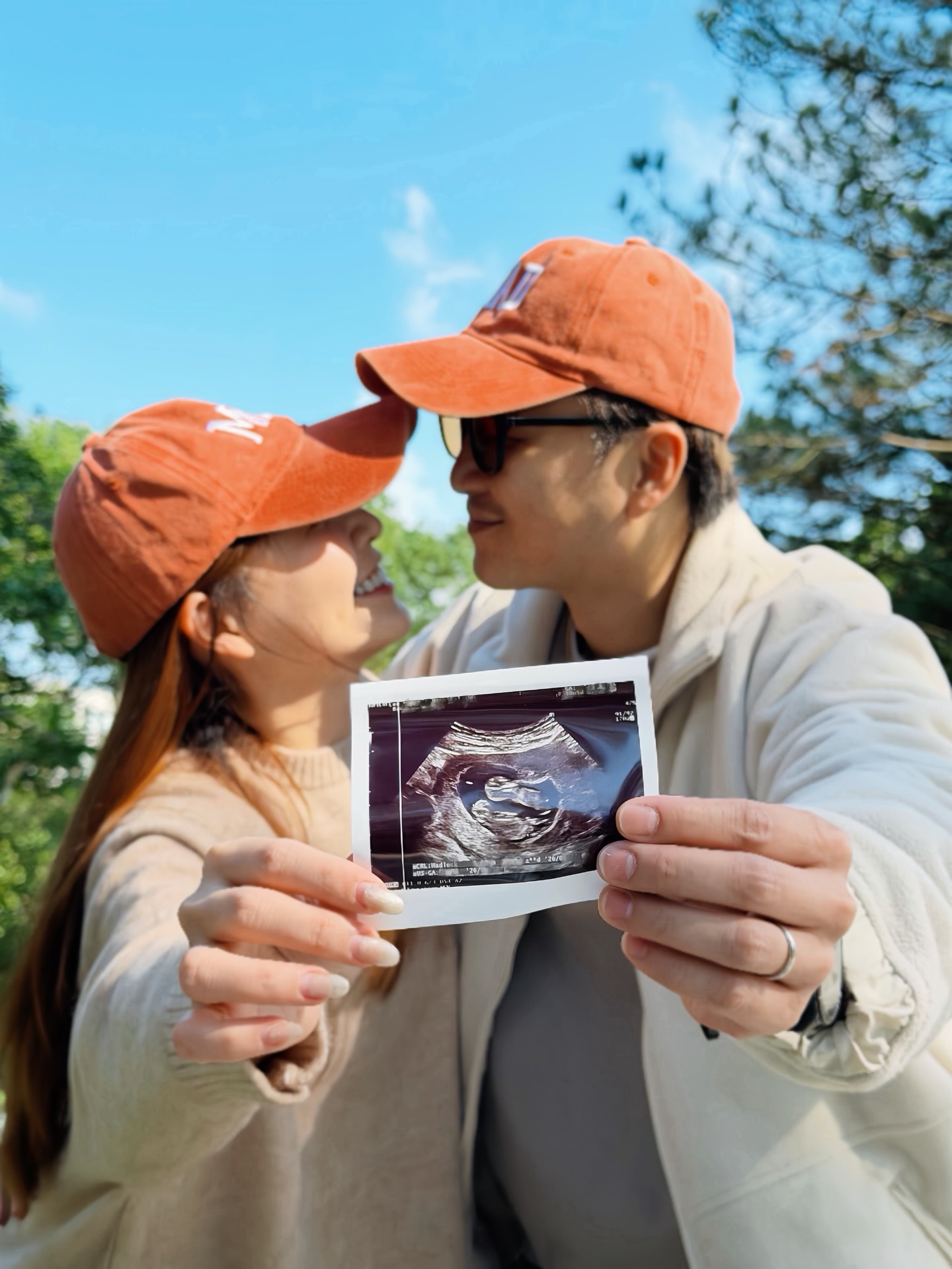 Energy書偉升格當爸！謝京穎懷雙胞胎，結婚兩週年迎來雙倍幸福