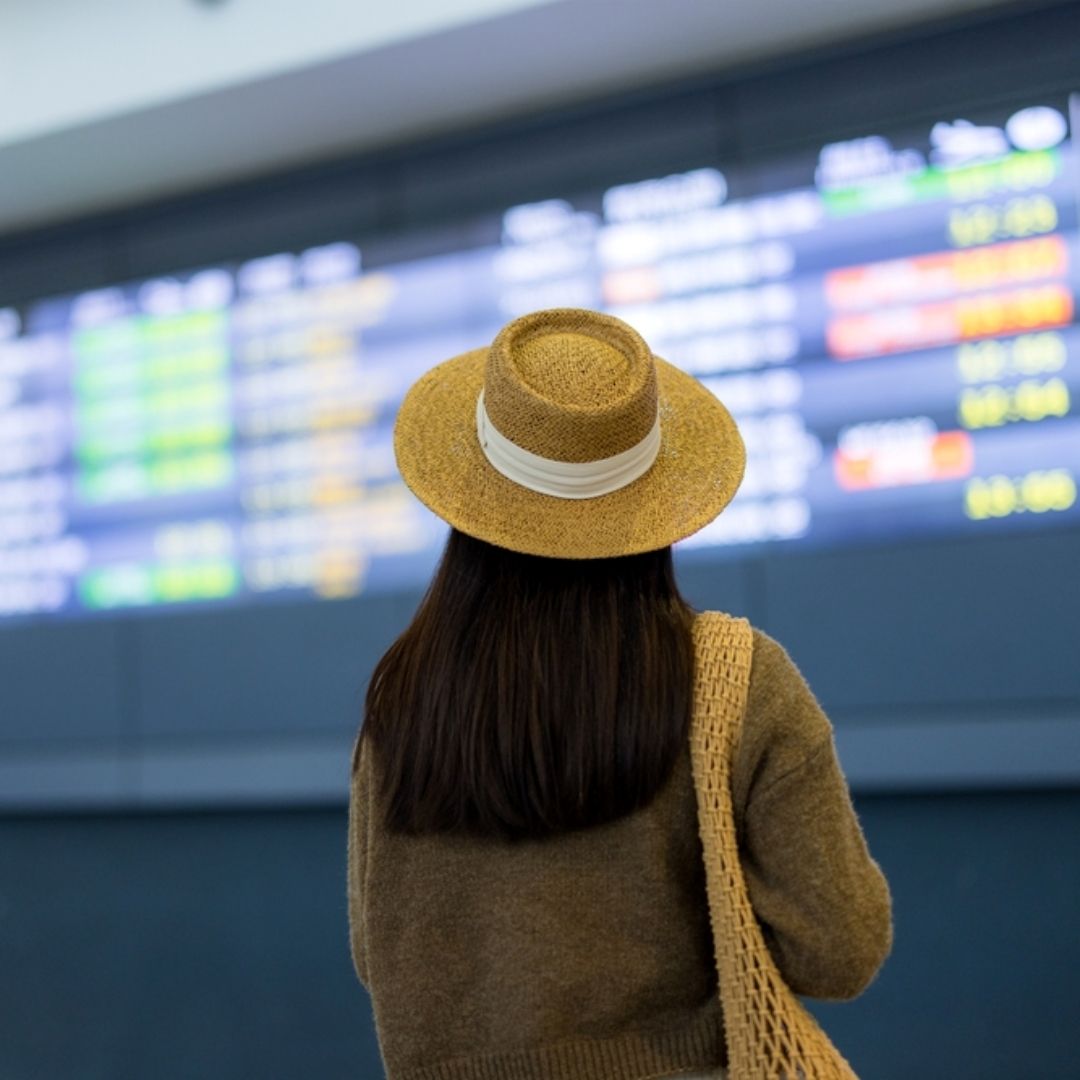 因颱風滯留海外，新版海外旅遊不便險，理賠標準正式放寬， 追溯自4/1起