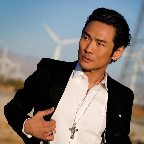 杜德偉用《脫掉》登上巔峰，淡出演藝圈50歲成為兒子傻瓜、老婆的神隊友！60歲登陸綜驚豔眾人