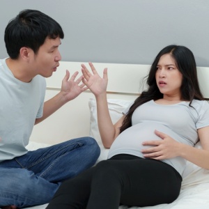 懷孕34週，婆婆臨終要求媳婦明天剖腹，說沒見男孫一面死不瞑目