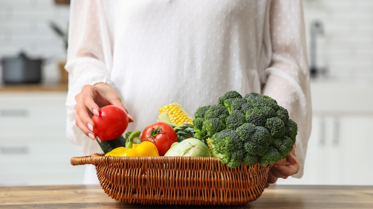 植物性餐桌從年菜開始！掌握四大原則，佛跳牆加入蔬菜，豆腐堅果清爽不膩，讓全家健康低碳又美味過年