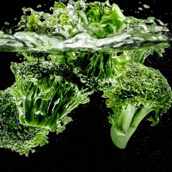 媽媽們試過沒有？洗完青菜「再泡水」口感升級！正確順序這樣做