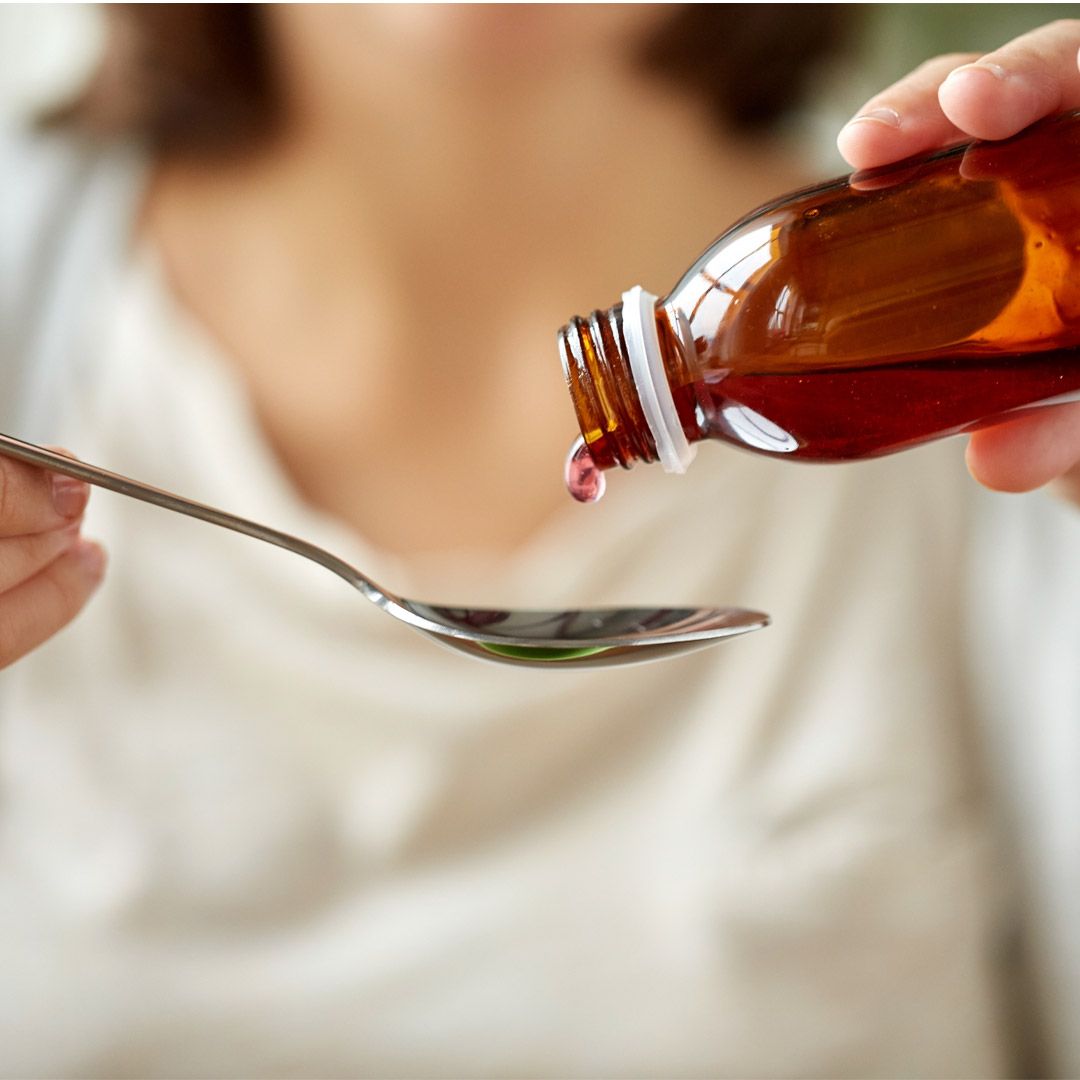 止咳糖漿、感冒藥水放冰箱？藥師搖頭示警「反而更易壞」 正確做法曝