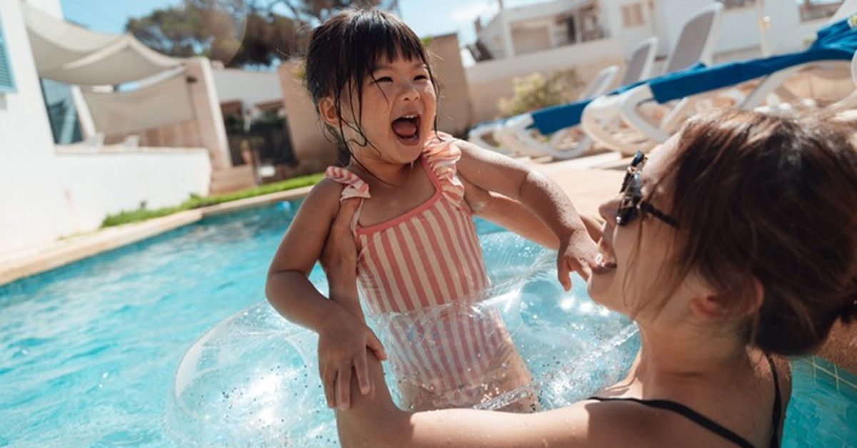 夏日親子出遊免驚！幫孩子嬌嫩肌做好防曬、清潔、修護，讓這幾款神隊友來幫忙~