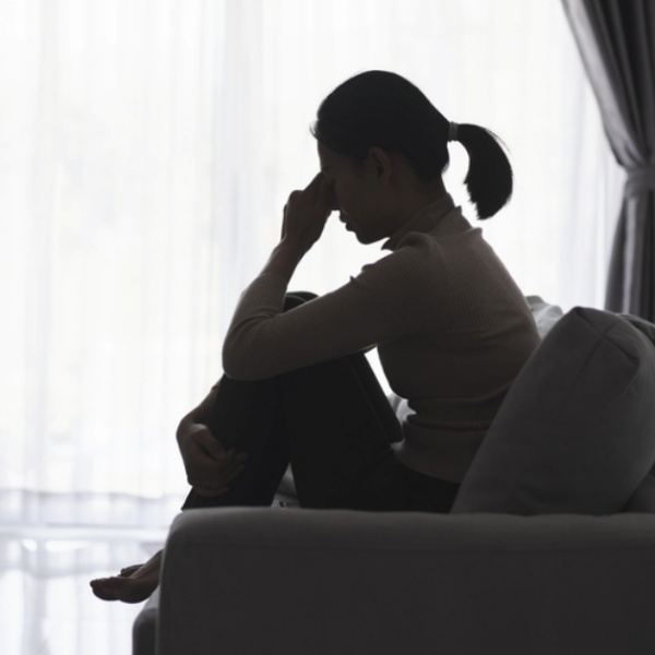 預產期前一個月死產，悲傷的她不解：「為何只有我一個人還活在悲傷的世界裡。」