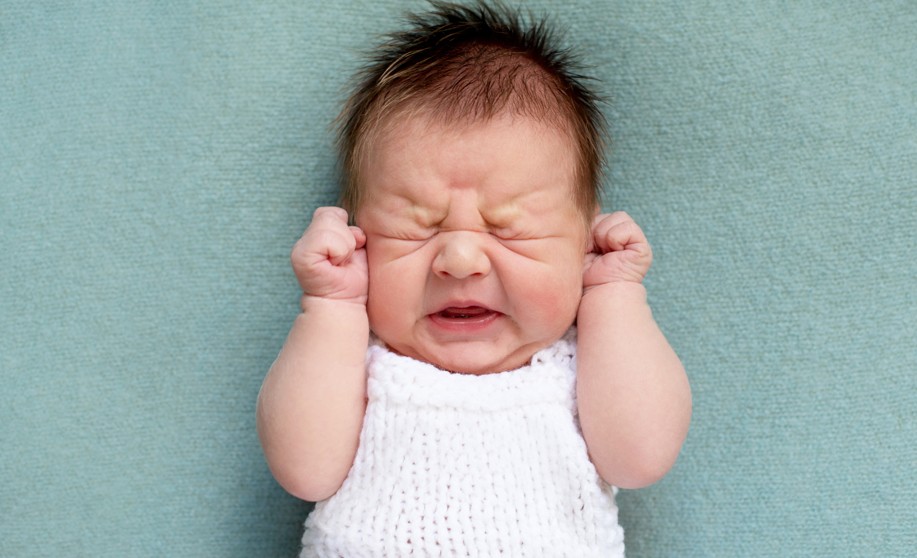 孩子肚子一陣一陣痛別輕忽！醫師解析5大常見腹痛原因與處理方式