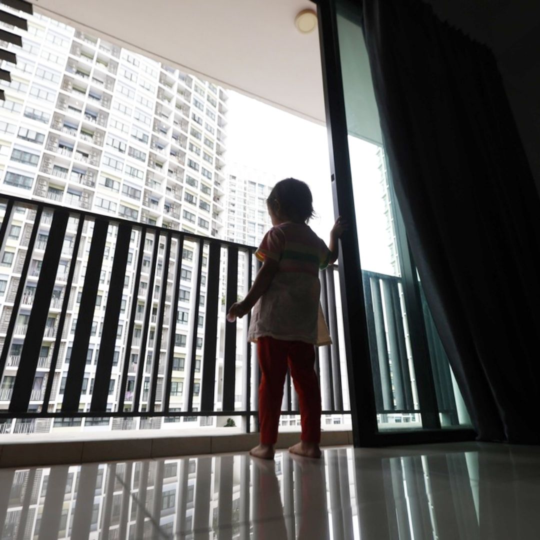 日本5歲男童從11樓陽台墜落身亡！民眾目擊懸掛在半空中，喊著「媽媽、媽媽」求救