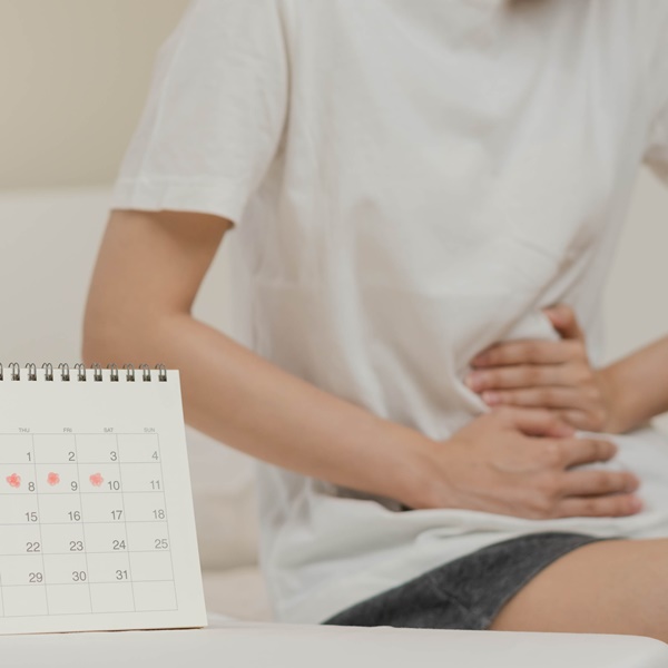 每月一次困擾眾多女性！「經前症候群」症狀、原因、解方一次看