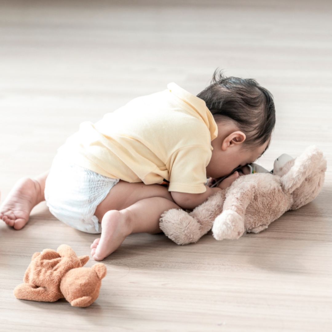 台南保母虐嬰，11個月大男嬰顱內出血緊急送醫，家長調閱監視器畫面，才發現孩子長期遭受暴力