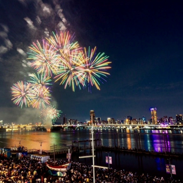 「2024大稻埕夏日節」活動日期為7月17日到8月10日，共有四場盛大主題煙火秀