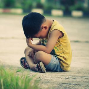 桃園托嬰中心「膠帶綑綁手腳封口」虐兒，社會局只讓涉案人寫悔過書結案，媽媽憤而公開，該中心甚至是媽媽任職處！令人震驚