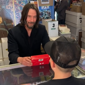 基努·李維暖爆！這就是為何大家都愛他！與9歲小粉絲親切聊天！還呆萌自介「嗨！我是基努」