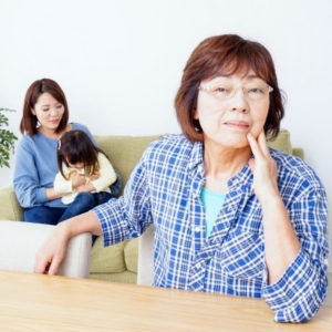 這款婆婆太可怕！要媳婦生個小孩過繼給小叔，說嫁給她兒子是三生有幸，不准兒子幫忙媳婦，網友齊罵