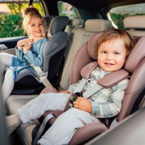 寶寶安全從0歲開始 Britax Römer SWIVEL i-Size  0-7歲安全座椅．乘車上路最佳旅伴
