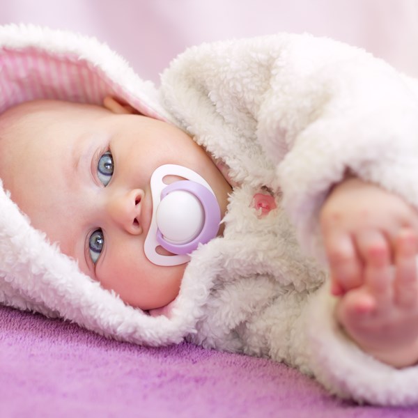 【啟蒙孩子的睡眠力】如何幫助新生兒正確使用奶嘴？來自兒科睡眠顧問的提醒