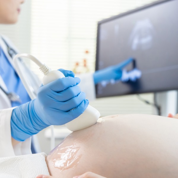 孕期腹痛常見14原因，就醫評估兩指標確認是否與懷孕有關