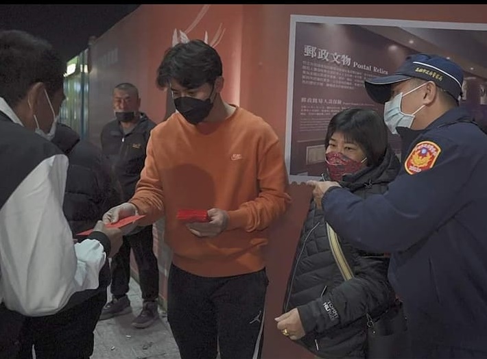 陳傑憲的溫暖，來自他母親！一度成為街友，因愛回家。她是街頭的天使、棒球的媽媽