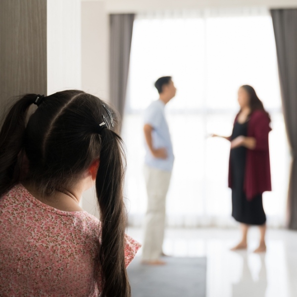 丈夫外遇不離婚，為了給孩子健全的家庭？你可知孩子一點也不覺得家庭健全