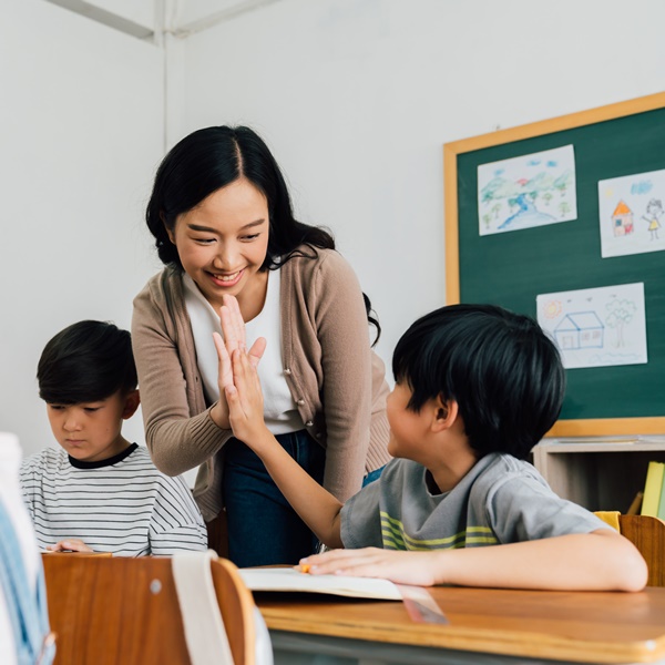 親師攜手向前進，孩子適應沒毛病！親師溝通３步驟
