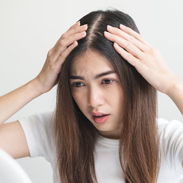 頭髮一直掉，難道要禿了！產後媽咪掉髮原因大解析，10招減緩掉髮 ，從生活中做起就可以