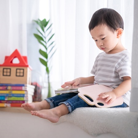 台南幼兒園傳虐童！吹風機燙臉、燙下體，用棉被摀住口鼻威脅「不能跟媽媽說」   