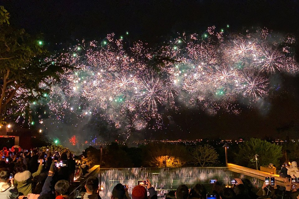 礁溪老爺打造年末節慶旅程！聖誕節巨型薑餅人點燈，跨年池畔派對與180秒星空煙火