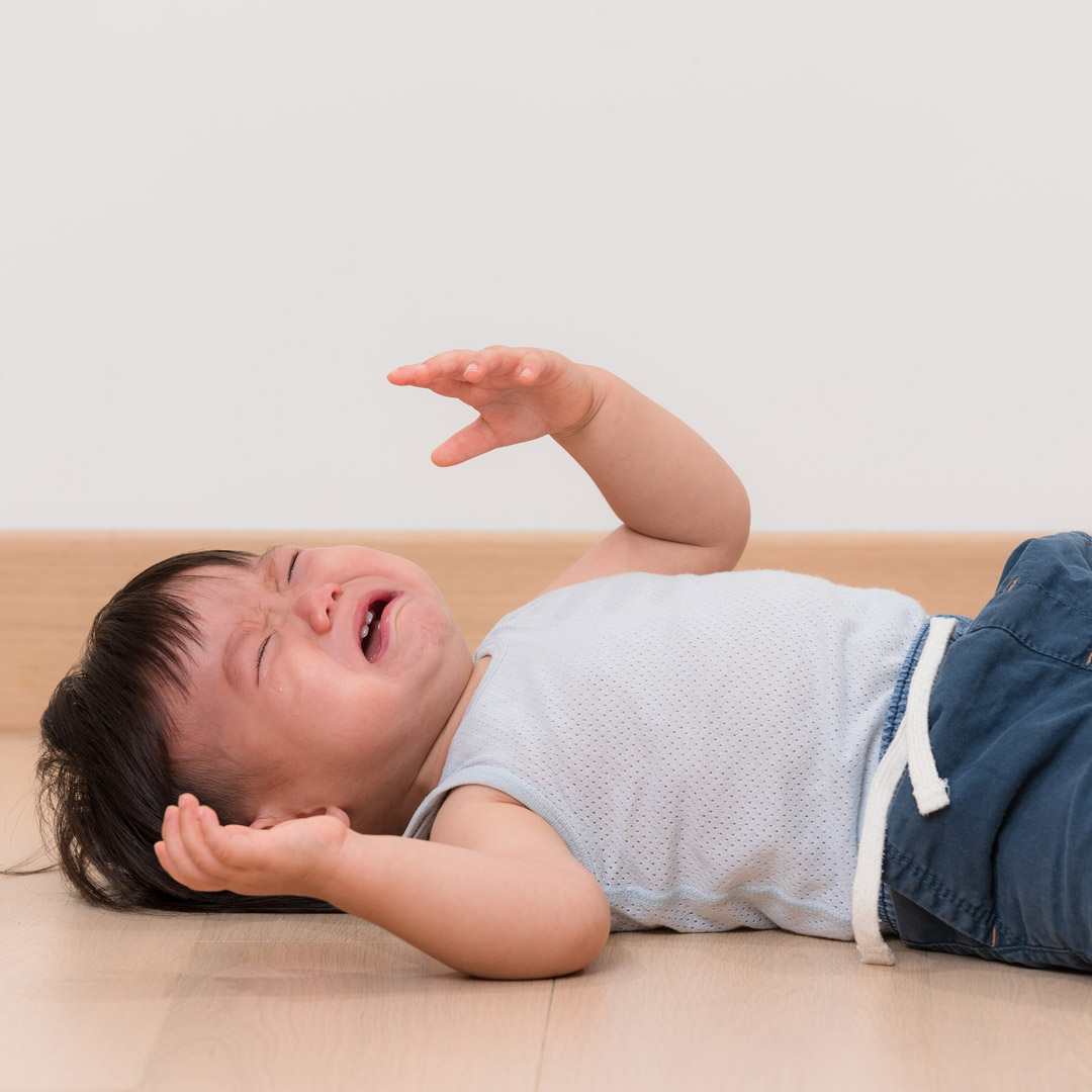 孩子輸了就崩潰倒地？大人先穩心，才能教孩子輸得起