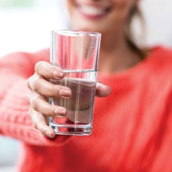 身體水腫靠5招「消腫」，年節食慾擋不住，加上嗜甜嗜鹹，早晚照著做來排水